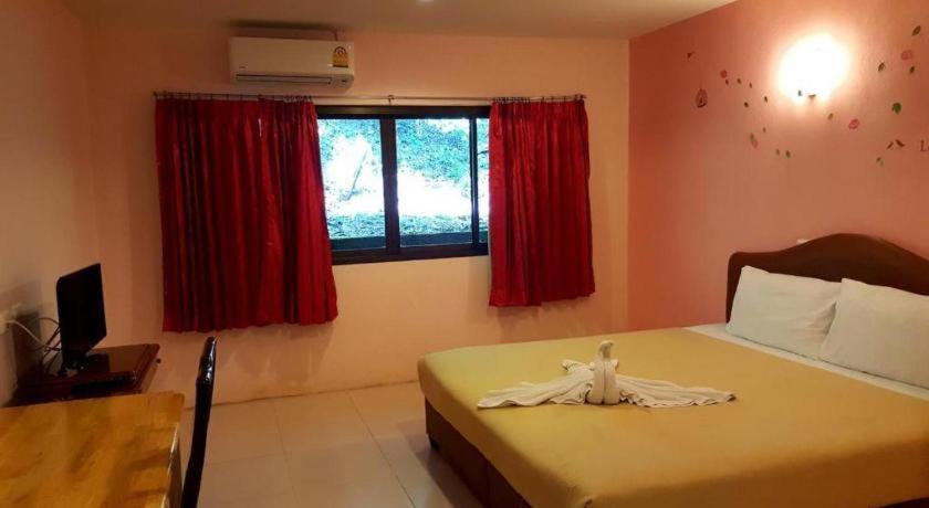 Resort Baan Suan Sook