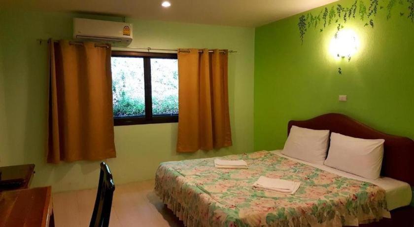 Resort Baan Suan Sook